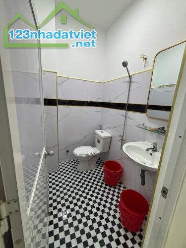 NHÀ BÁN Tỉnh Lộ 10 - 4 TẦNG - 3x8m - HXH - 2.45 TỶ - BÌNH TÂN - 5