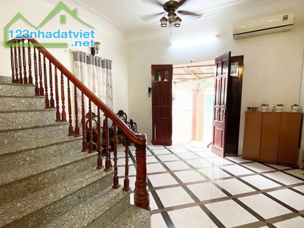 BÁN Nhà 2 tầng Lạc Long Quân  – gần Hồ Tây GIÁ 10TY DT 45m2 LH 083.2865.116 - 1