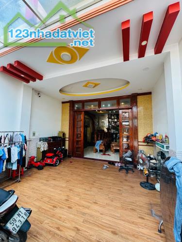 MẶT TIỀN NỘI BỘ SÁT TÊN LỬA --10OM2--2 TẦNG --GIÁ CHỈ :6.6 TỶ (TL)