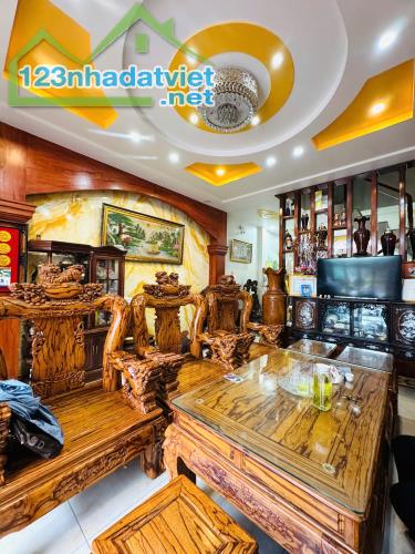 MẶT TIỀN NỘI BỘ SÁT TÊN LỬA --10OM2--2 TẦNG --GIÁ CHỈ :6.6 TỶ (TL) - 3