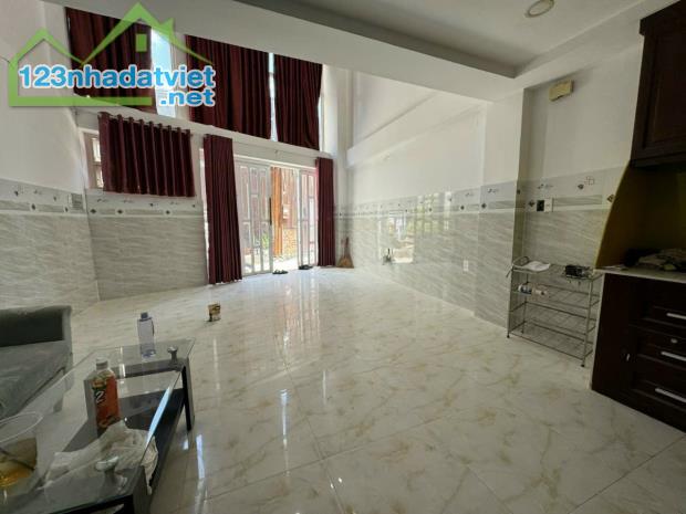 Nhà rộng 5 tầng, gần Chung cư Ruby Nguyễn Sỹ Sách, 5.25 tỷ - 1