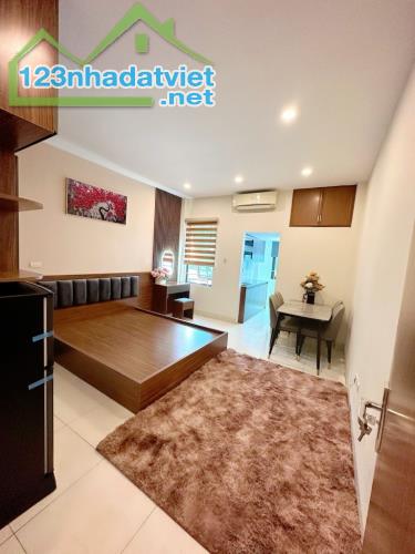 ĂN HỘ DỊCH VỤ ĐẸP - GẦN Ô TÔ - CHO THUÊ DÒNG TIỀN ỔN ĐỊNH - FULL NỘI THẤT - KHÔNG CÓ - 3