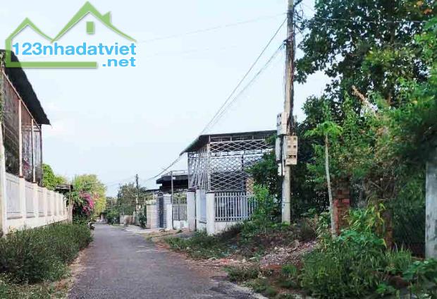 Lô Đất Vị Trí Vàng Gần KCN Hòa Phú- TP. BUÔN MA THUỘT - ĐĂK LĂK - Chỉ 775 Triệu!**
