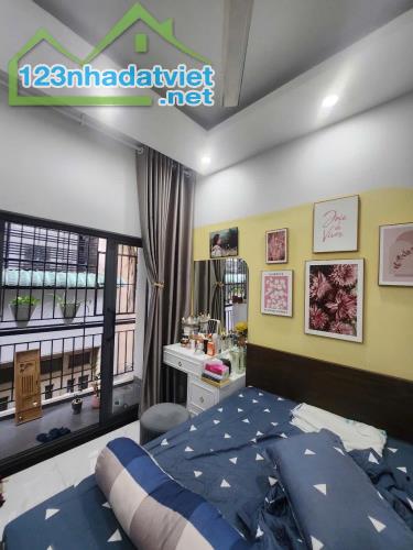 Cần bán căn nhà gần mặt tiền đường Cách Mạng Tháng 8 Quận 3 chỉ 6,6 Tỷ - 2