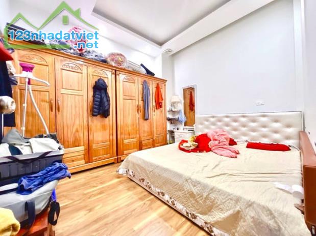 🌺ĐỐNG ĐA -  Ô TÔ - PHÂN LÔ - KINH DOANH SẦM UẤT - NGÕ THÔNG - VỊ TRÍ ĐẸP GẦN PHỐ        5 - 2