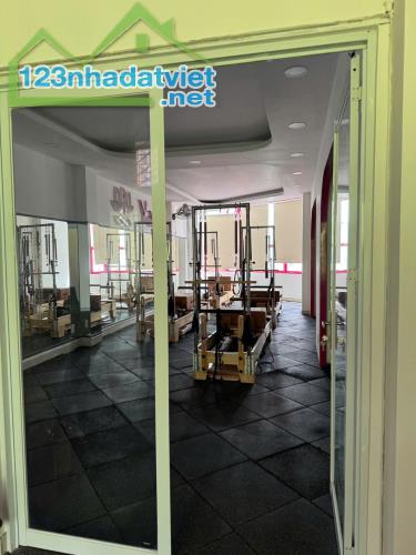 HOT HOT HOT - CHO THUÊ GẤP MẶT BẰNG KINH DOANH TẠI 311, Đường Nguyễn Thị Nhỏ, P. 11, Quận - 3