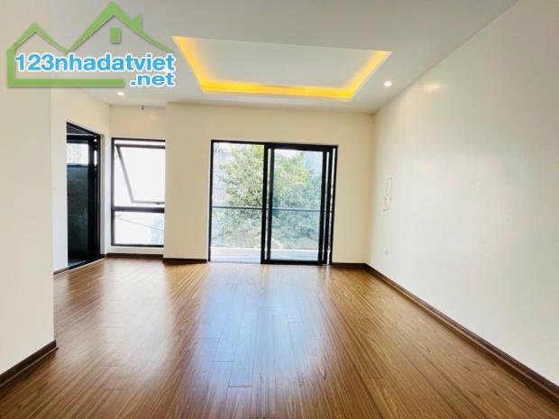 Bán nhà Hoàng Mai - nhà mới ngõ thông tứ phía thuận tiện , dt 35M giá 8.3 tỷ SĐCC - 1
