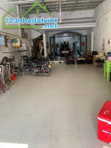 BÁN NHÀ MẶT TIỀN ĐƯỜNG NHỰA XE TẢI THÔNG