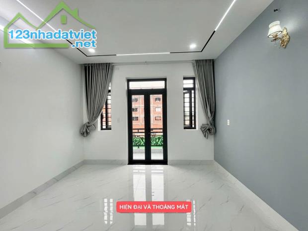 Giảm giá 100 triệu Cần bán nhà  3,5 tấm , dt 4x14,  ODT, 56M2  chỉ 6,25tỷ - 3