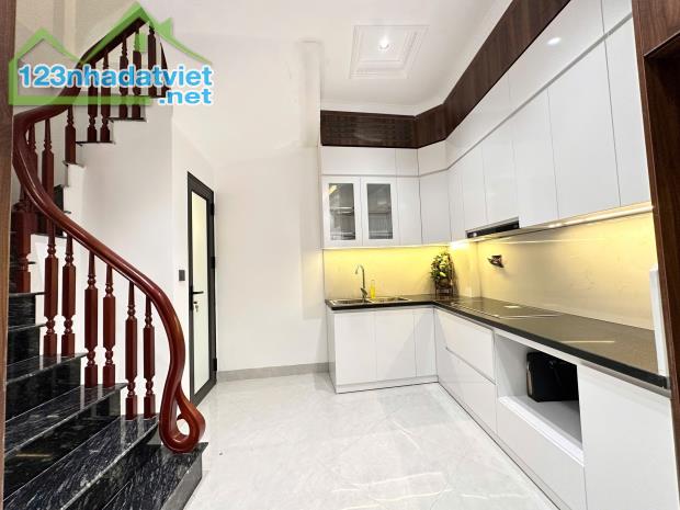 BA GÁC ĐỖ CỬA, 80M RA PHỐ, HẠ ĐÌNH THANH XUÂN 34M2 4.2MT 5TẦNG ,7.3TỶ . - 2