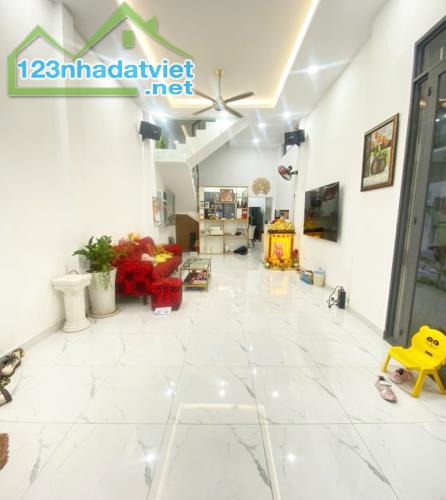 Nhà Đẹp Mặt Tiền Nguyễn Bá Tòng, 3 tầng, Tân Bình, 4x14m, 60m2, nhỉnh 10 tỷ TL