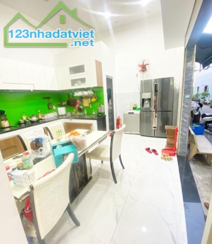 Nhà Đẹp Mặt Tiền Nguyễn Bá Tòng, 3 tầng, Tân Bình, 4x14m, 60m2, nhỉnh 10 tỷ TL - 1