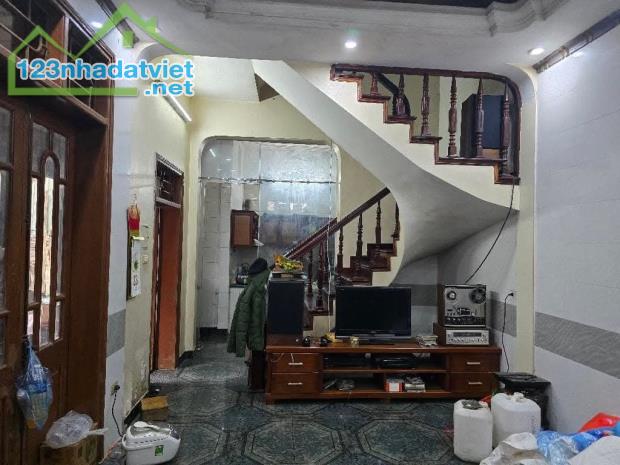 Bán nhà An Dương Vương dt 56m 3 tầng  8.8m mặt tiền giá 12 tỷ xíu Tây Hồ - 3