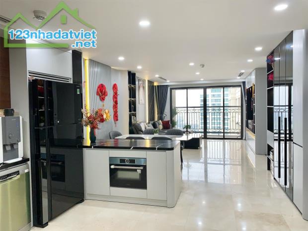 Chính chủ cần bán căn hộ góc 146m2 3pn 2wc tầng b19 tại d le roi soleil view sông hồng hồ