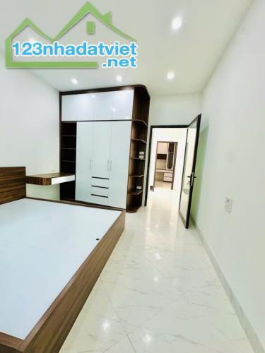 BÁ.N NHÀ ĐỊNH CÔNG THANG MÁY 6 TẦNG  OTO ĐỖ CỬA- NHÀ MỚI Ở NGAY - 2