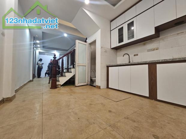 BÁN NHÀ ĐỊNH CÔNG 5 TẦNG 4 NGỦ NỘI THẤT ĐẸP 6.3 TỶ - 3