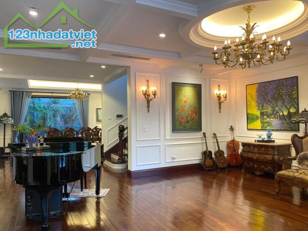 HÀNG HIẾM !!! BÁN KHÁCH SẠN PHỐ TRÍCH SÀI 215M2 - 10M MẶT TIỀN - 20M RA HỒ TÂY - 88.9 TỶ - 2