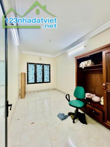 Bán nhà 8.3 tỷ tại Minh Khai Hoàng Mai Hà Nội  Diện tích 50m2 x nhà 3 tầng x mặt tiền 3.2m - 4