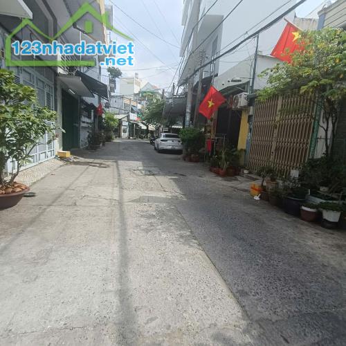 Bán Nhà Đường Trịnh Đình Trọng,Tân Phú - 4m x 11m - 5 Tầng - 8,9 Tỷ TL - 5