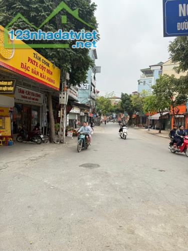 Bán căn nhà trọ đang cho thuê tại Trâu Quỳ, đường trải nhựa thông. LH: 0379483926 - 3
