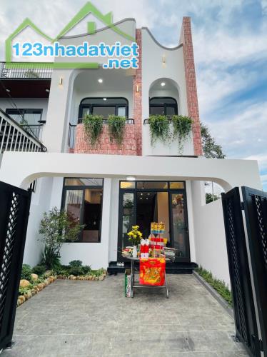 Nhà 2 Tầng Siêu Đẹp Đường Thu Bồn.( Thanh hải nối dài) chỉ cách đường chính 30m .