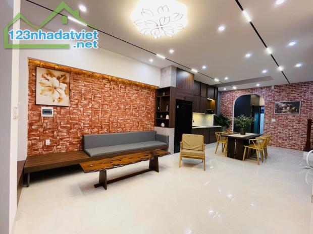 Nhà 2 Tầng Siêu Đẹp Đường Thu Bồn.( Thanh hải nối dài) chỉ cách đường chính 30m . - 1