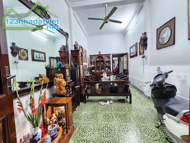 Bán nhà Nguyễn Viết Xuân, hiếm ,dân trí cao, ngõ an ninh , 40 m2, nhỉnh 8 tỷ. - 2