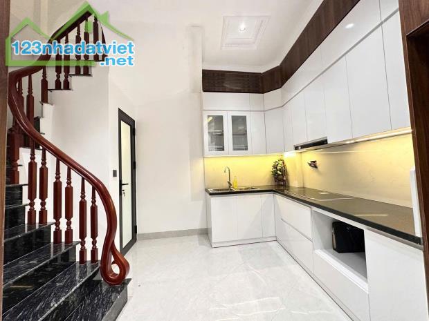 Hạ 500tr nhà Yên Hòa Cầu Giấy mới tinh ngõ to 5T 33m2 MT 4.6m đủ nội thất ở luôn 7.98 tỷ - 3