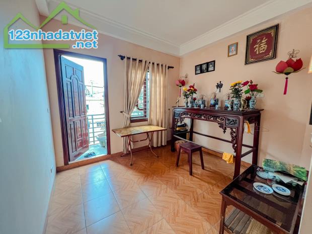 🏡 SIÊU PHẨM GIỮA TRUNG TÂM CẦU GIẤY - THOÁNG TRƯỚC SAU - DÂN TRÍ CAO - Ở NGAY HOẶC ĐẦU TƯ - 4