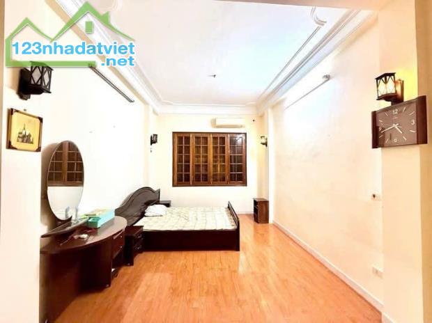 BÁN NHÀ NGUYỄN CHÍ THANH - PHÂN LÔ - Ô TÔ TRÁNH - 36M2 - 5 TẦNG - 3.6M MẶT TIỀN - 17.5 TỶ - 2