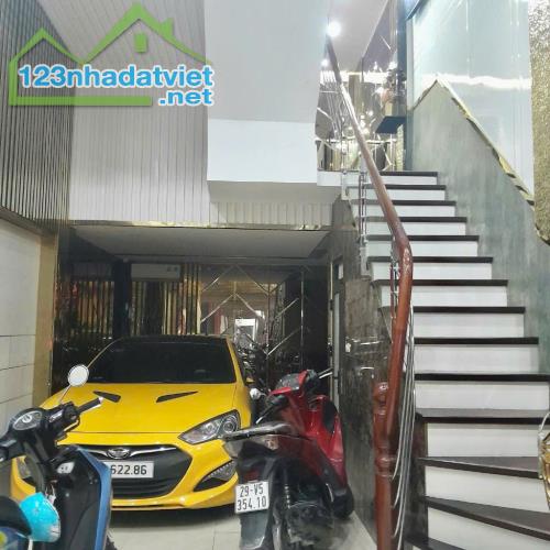 (Tin thật 100%) Bán nhà 40m2 x 6T tại Nguyễn Chí Thanh - Phân lô ô tô tránh - Nhà để ở - 3