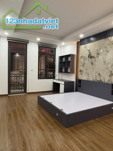 Bán nhà đẹp như hoa hậu, 35m2, 5 tầng, ba bước otoo, gần phố Vọng, - 2