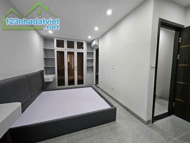 SIÊU HÓT PHỐ BỒ ĐỀ - THÔNG THOÁNG, 43M2,MT 5M, GẦN ĐƯỜNG Ô TÔ TRÁNH - HƠN 10 Tỷ - 5