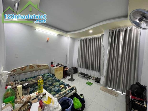 💥 NHÀ ĐẸP GẦN MẶT TIỀN NGUYỄN VĂN QUÁ – HẺM RỘNG AN NINH – 2PN, 3WC – SỔ VUÔNG HOÀN CÔNG - 3