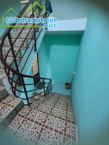 Giảm còn 10,5 tỷ. Giá tốt 
6 tầng HXH đường CMT8 Quận 1 65m2 sâu 22m giá tốt 10.5 tỷ - 1