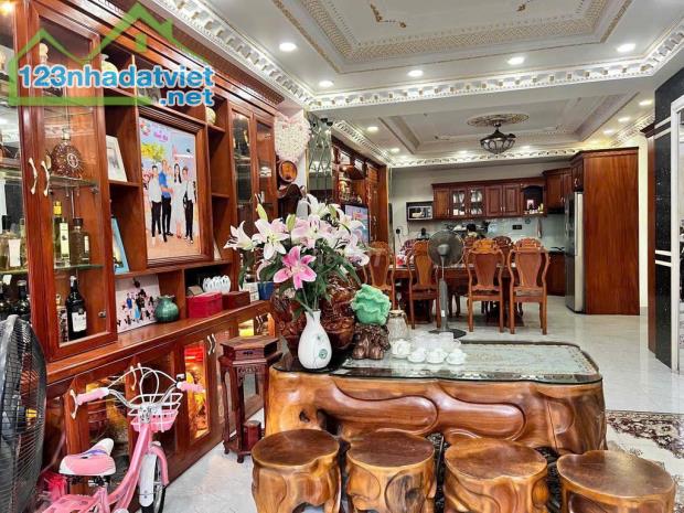 Bán BIỆT THỰ Thảo Điền 12om2  đường Trần Não,