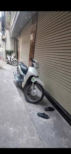 7,65 tỷ cách một nhà ra phố Kim Giang 4p ngủ 5 tầng/ Q Thanh Xuân