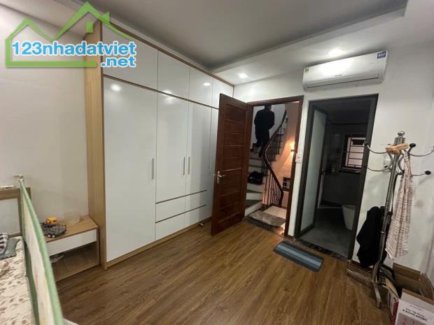 7,65 tỷ cách một nhà ra phố Kim Giang 4p ngủ 5 tầng/ Q Thanh Xuân - 3