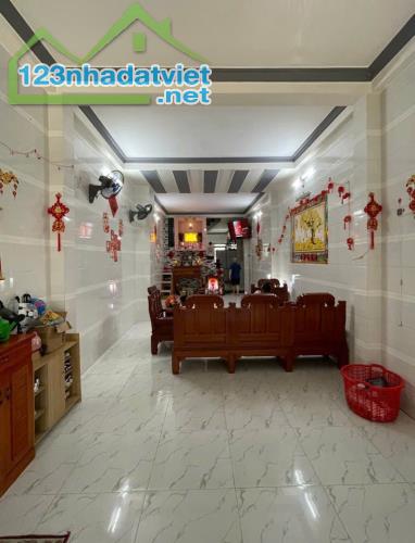 BÁN NHÀ 3 TẦNG HUỲNH TẤN PHÁT – GẦN PHÚ MỸ HƯNG – XE HƠI ĐỖ CỬA – CHỈ 8 TỶ - 2