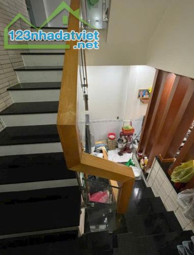 BÁN NHÀ 3 TẦNG TRẦN XUÂN SOẠN – GẦN LÂM VĂN BỀN – 4.4x20m – CHỈ 8.1 TỶ