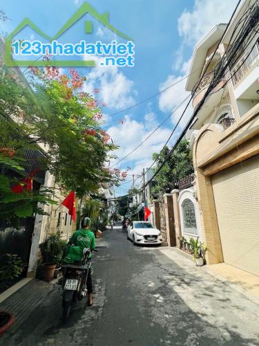 BÁN NHÀ 2 TẦNG - KHU HỌ LÊ - TÂN PHÚ - 4.2 X 9M - CHỈ 4.2 TỈ