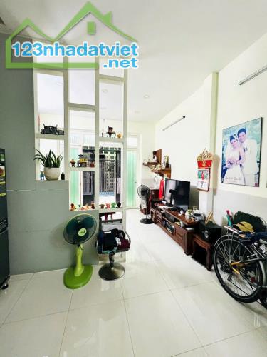 BÁN NHÀ 2 TẦNG - KHU HỌ LÊ - TÂN PHÚ - 4.2 X 9M - CHỈ 4.2 TỈ - 4