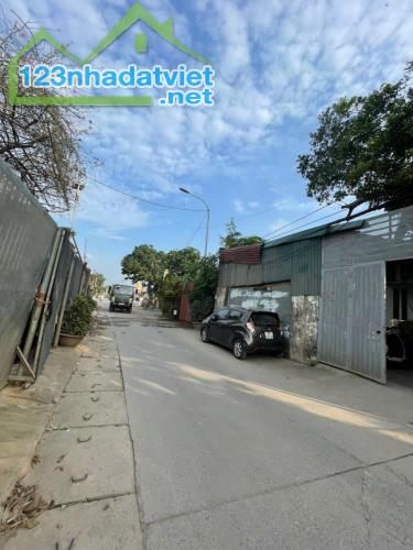 CHỈ VỚI 2.2 TỶ ĐÃ CÓ NHÀ ÂU CƠ 50M- 2 THOÁNG - Ô TÔ ĐỖ CỬA- DÂN XÂY - 1