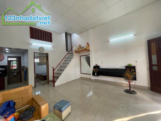 CHỈ VỚI 2.2 TỶ ĐÃ CÓ NHÀ ÂU CƠ 50M- 2 THOÁNG - Ô TÔ ĐỖ CỬA- DÂN XÂY - 3