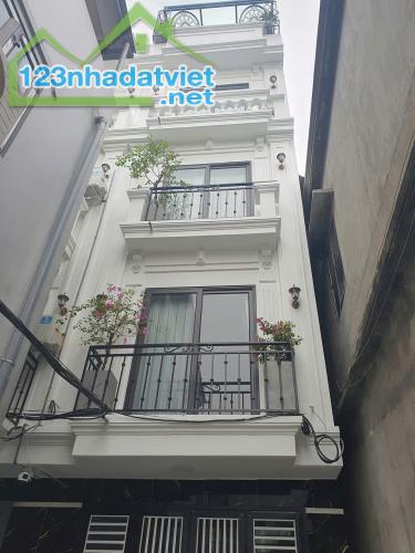 Bán nhà đẹp Ngọc Thuỵ - Lô Góc - 7 chỗ đỗ cửa - 5 tầng - nhỉnh 5 tỷ ( Thương Lượng