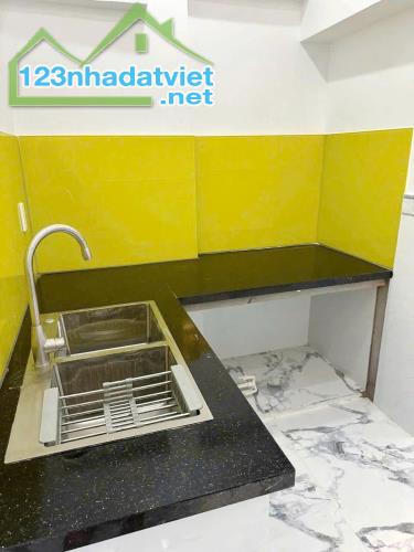 Nhà mới 3 tầng (4PN) hẻm thông Bình Đông P13Q8 - 2