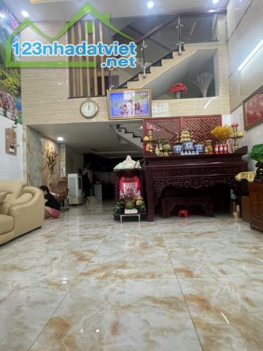BÁN NHÀ HẺM 373 ĐƯỜNG LÝ THƯỜNG KIỆT, 5 TẦNG 85M2 NGANG 5.5M