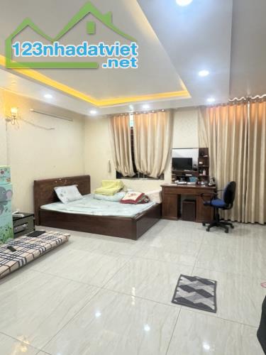 BÁN NHÀ HẺM 373 ĐƯỜNG LÝ THƯỜNG KIỆT, 5 TẦNG 85M2 NGANG 5.5M - 1