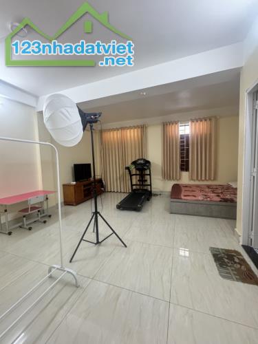 BÁN NHÀ HẺM 373 ĐƯỜNG LÝ THƯỜNG KIỆT, 5 TẦNG 85M2 NGANG 5.5M - 3
