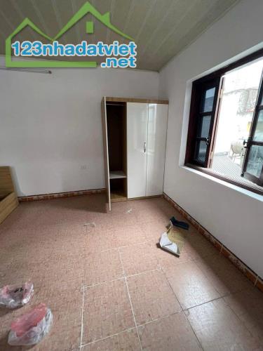 Chính chủ bán nhà ngõ kinh doanh, ô tô thông, nở hậu,  Ngã Tư Sở,  Đống Đa. DT: 53m2 – 5